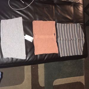 BUNDLE crop tops .